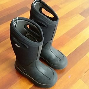 Bogs black boots kids size 11